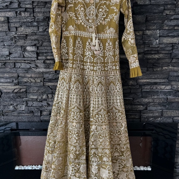 Indian Pakistan Suit/Dress - Picture 5 of 8